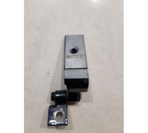 Петля двери(задняя левая нижняя)