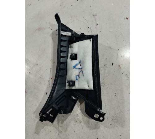 Обшивка задней стойки (левая)