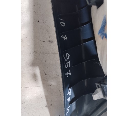 Обшивка задней стойки (левая)