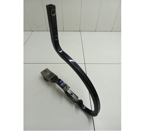 Петля крышки багажника правая