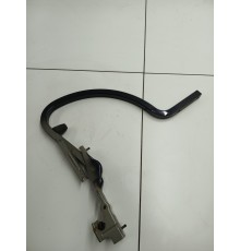 Петля крышки багажника правая