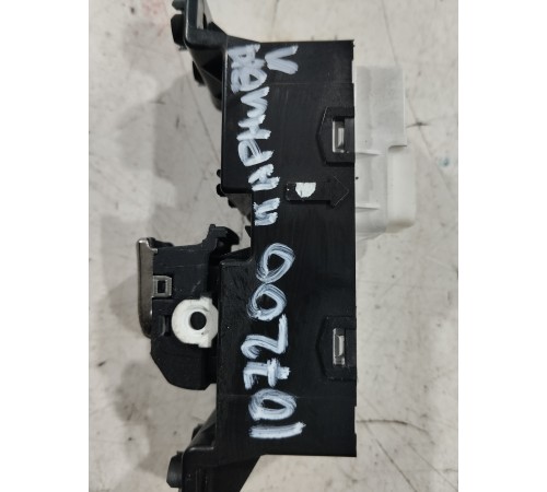 Кнопка стеклоподъемника (задняя правая)