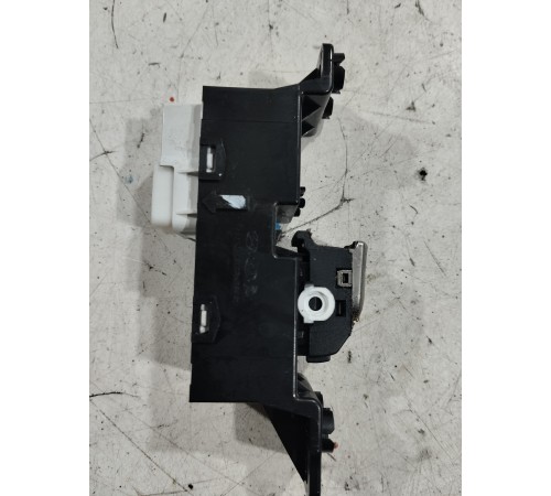 Кнопка стеклоподъемника (задняя правая)