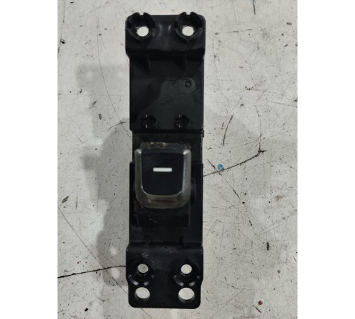 Кнопка стеклоподъемника (задняя правая)