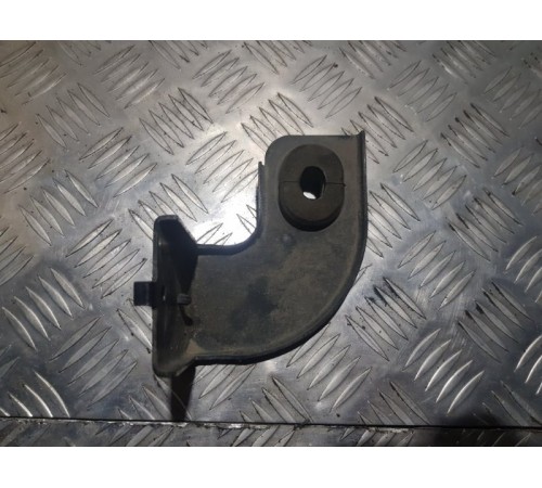 Крепление радиатора перед.