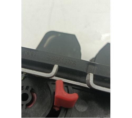 Замок двери крышки багажника