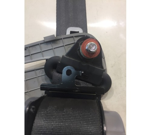 Ремень безопасности (задний, левый)