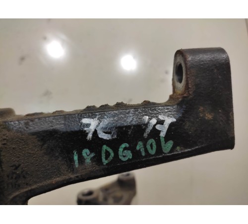 Кронштейн гидроусилителя