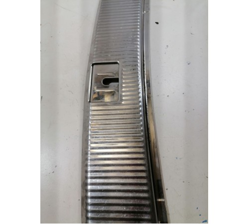 Накладка задней панели багажника