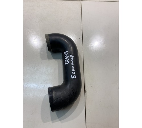 Патрубок системы охлаждения