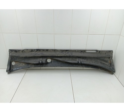 Жабо лобового стекла