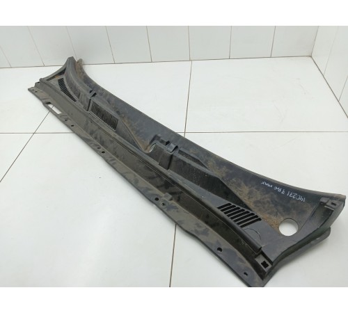 Жабо лобового стекла