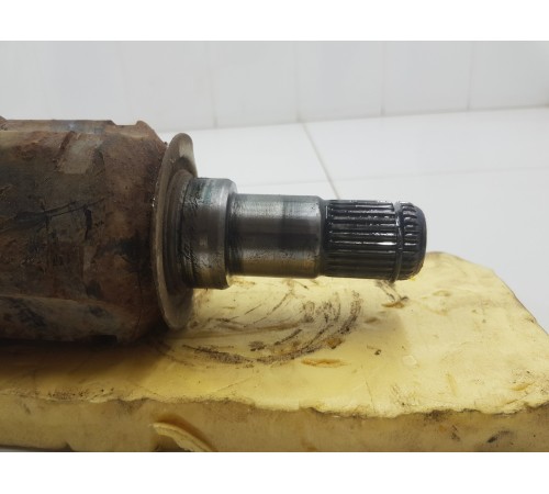 Привод (полуось) передний левый