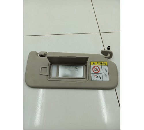 Козырек солнцезащитный правый