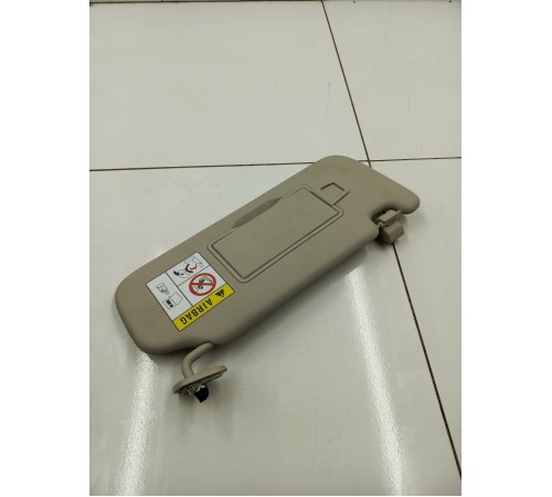 Козырек солнцезащитный правый