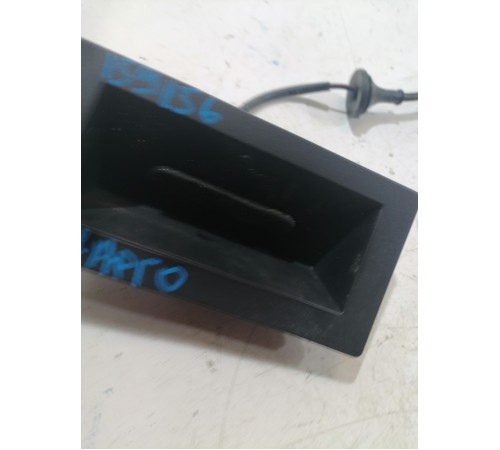 Кнопка открывания багажника