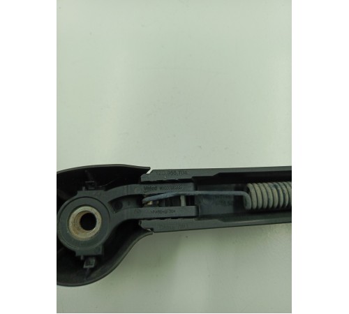 Поводок крышки багажника