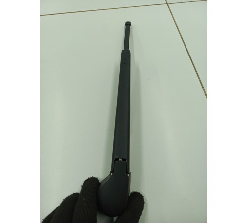 Поводок крышки багажника