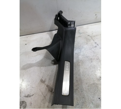 Накладка порога задняя левая