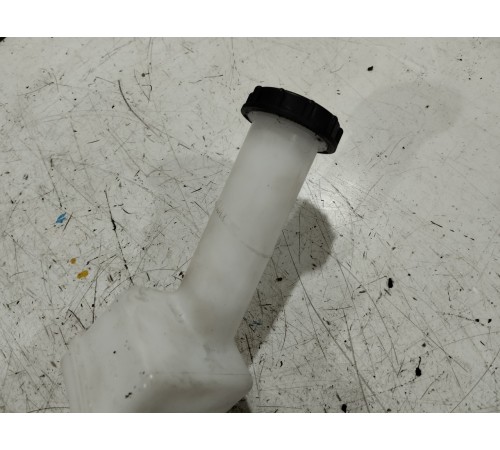 Главный тормозной цилиндр с бачком