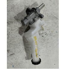 Главный тормозной цилиндр с бачком