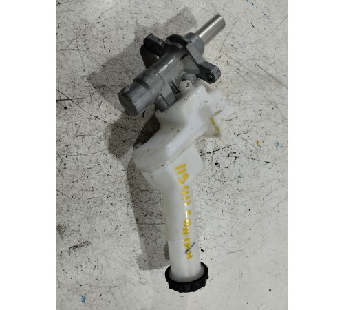 Главный тормозной цилиндр с бачком