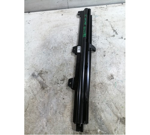 Шторка двери рулонная солнцезащитная задняя левая