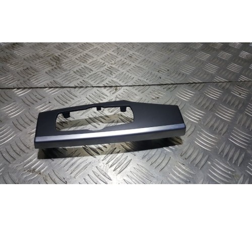 Накладка в салоне