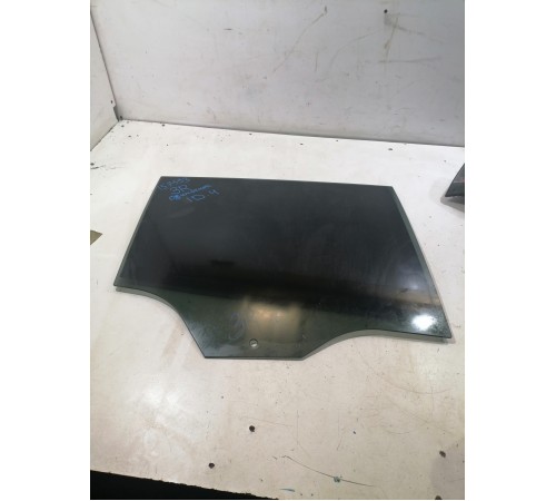 Стекло двери заднее правое