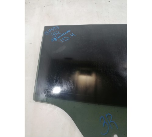 Стекло двери заднее правое