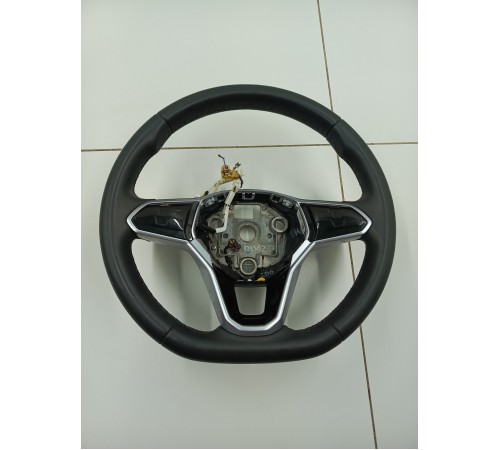 Рулевое колесо в сборе с многофункциональными кнопками
