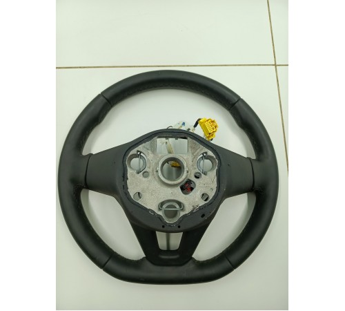 Рулевое колесо в сборе с многофункциональными кнопками