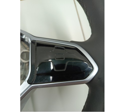 Рулевое колесо в сборе с многофункциональными кнопками