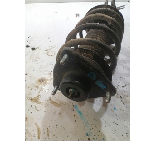 Амортизатор подвески передний правый в сборе