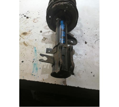 Амортизатор подвески передний правый в сборе