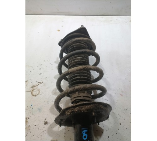 Амортизатор подвески передний правый в сборе