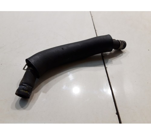 Патрубок системы охлаждения