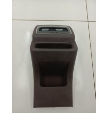 Накладка центральной консоли задняя с воздушным дефлектором