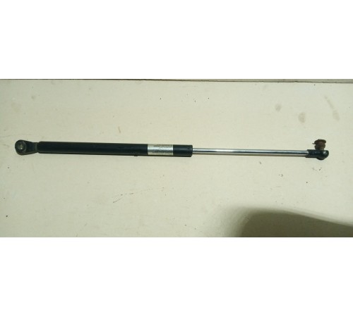 Амортизатор багажника