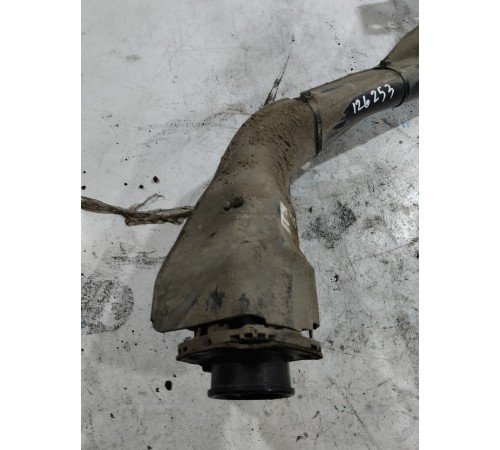 Горловина топливного бака