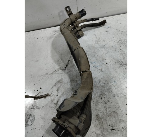 Горловина топливного бака