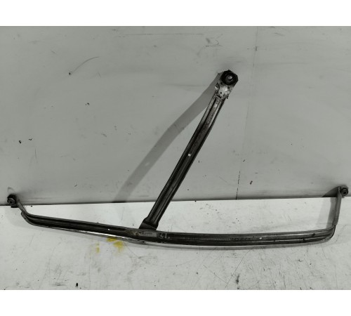 Крепление топливного бака