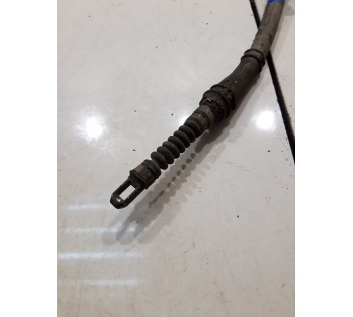 Трос стояночного тормоза (правый)