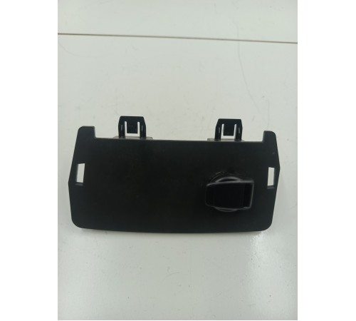 Накладка центральной консоли с розеткой 12v