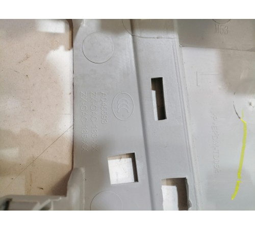 Обшивка центральной стойки левая верхняя