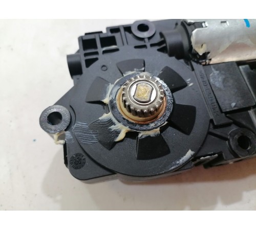 Моторчик люка