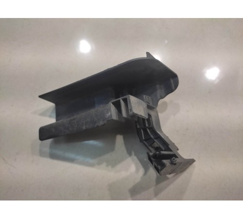 Кронштейн замка двери(передний левый)