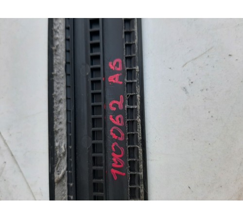 Накладка порога (передняя левая)