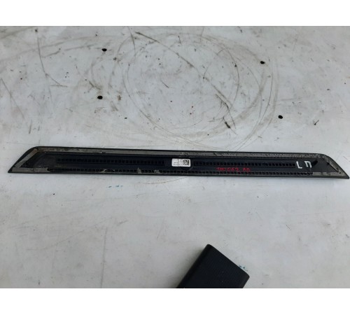 Накладка порога (передняя левая)