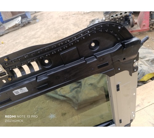 Люк в сборе